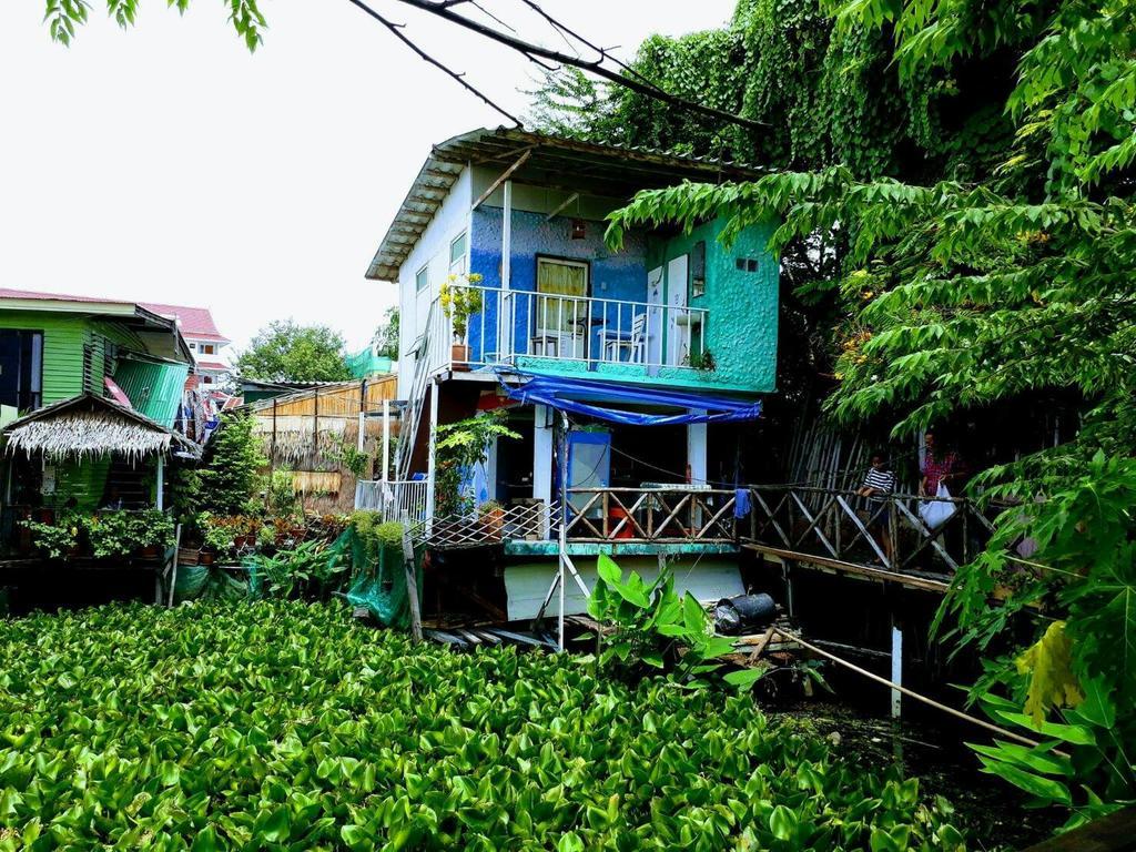 New Phiman Riverview Guesthouse Bangkok Exterior photo