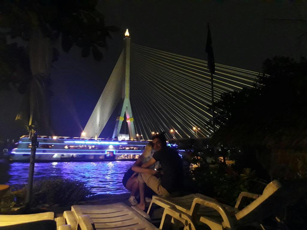 New Phiman Riverview Guesthouse Bangkok Exterior photo